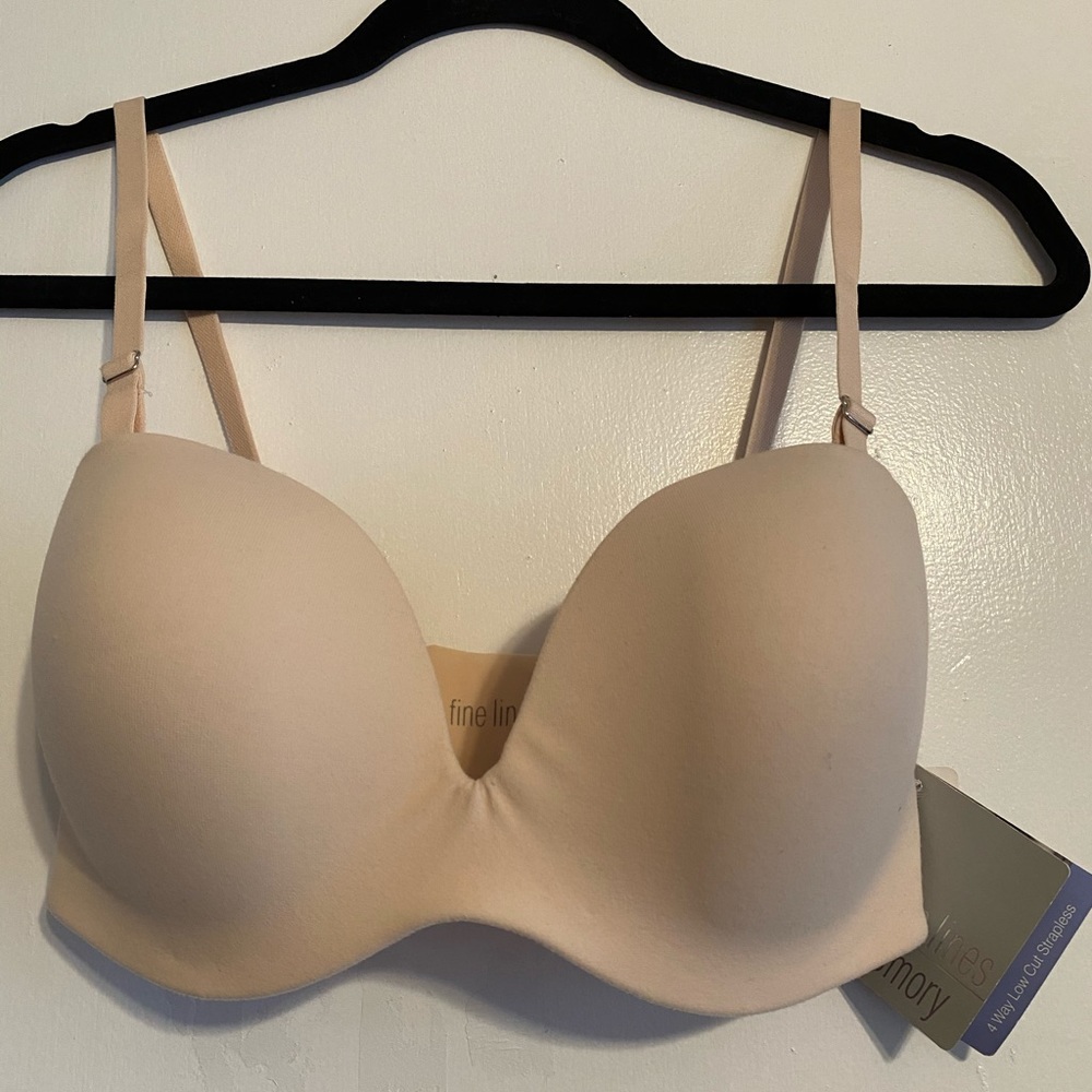 NWT Fine Lines Memory 4 way low cut bra